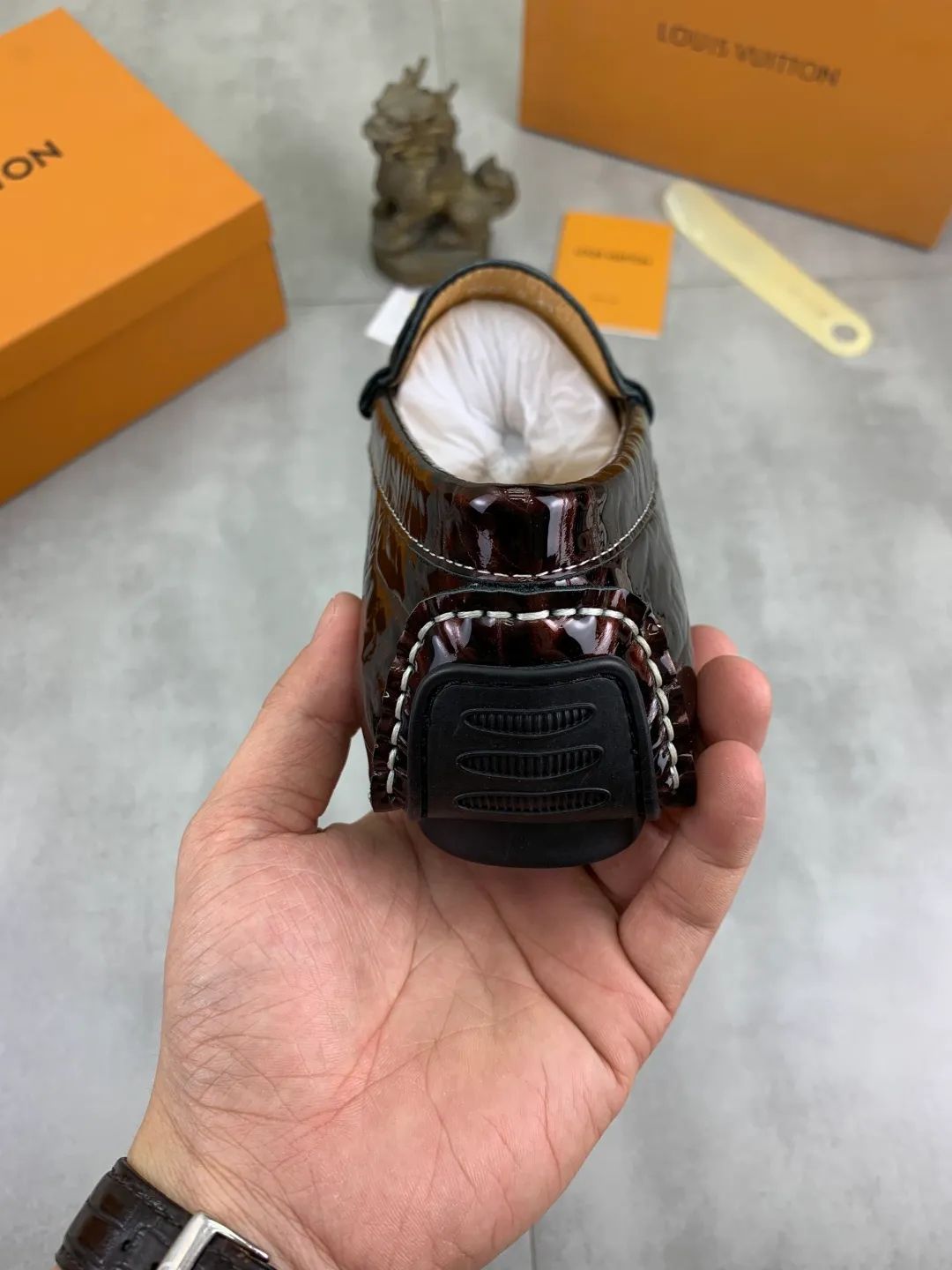 Men's men's shoes 💰P360💰【New style】🆘 🔥🆕【Louis Vuitton】LV Hong Kong high-quality beanie shoes. Loaf style for lazy people. This fabric is made of 🇮🇹 imported Italian first-layer cowhide➕full first-layer pigskin lining. The lining is more high-end. The original non-slip and wear-resistant rubber outsole is the only choice for driving. Size: 38-45. 4️⃣colors available.